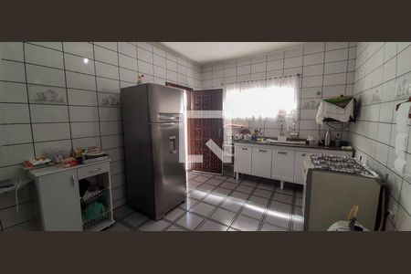 Casa à venda com 191m², 3 quartos e 2 vagas Casa à venda com 191m², 3 quartos e 2 vagasCozinha