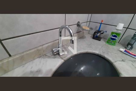 Casa à venda com 191m², 3 quartos e 2 vagas Casa à venda com 191m², 3 quartos e 2 vagasBanheiro 2