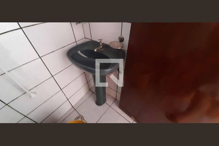 Casa à venda com 191m², 3 quartos e 2 vagas Casa à venda com 191m², 3 quartos e 2 vagasBanheiro de Serviço