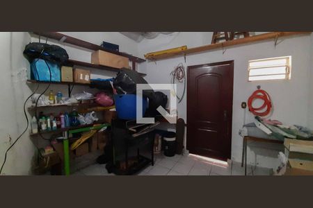 Casa à venda com 191m², 3 quartos e 2 vagas Casa à venda com 191m², 3 quartos e 2 vagasQuarto de Serviço