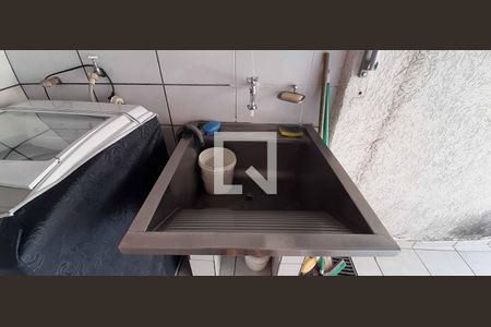 Casa à venda com 191m², 3 quartos e 2 vagas Casa à venda com 191m², 3 quartos e 2 vagasÁrea de Serviço