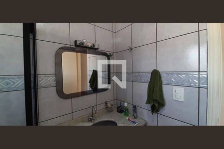 Casa à venda com 191m², 3 quartos e 2 vagas Casa à venda com 191m², 3 quartos e 2 vagasBanheiro 2