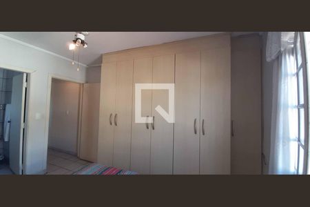 Casa à venda com 191m², 3 quartos e 2 vagas Casa à venda com 191m², 3 quartos e 2 vagasQuarto