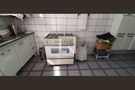 Casa à venda com 191m², 3 quartos e 2 vagas Casa à venda com 191m², 3 quartos e 2 vagasCozinha