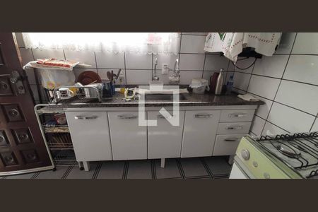 Casa à venda com 191m², 3 quartos e 2 vagas Casa à venda com 191m², 3 quartos e 2 vagasCozinha