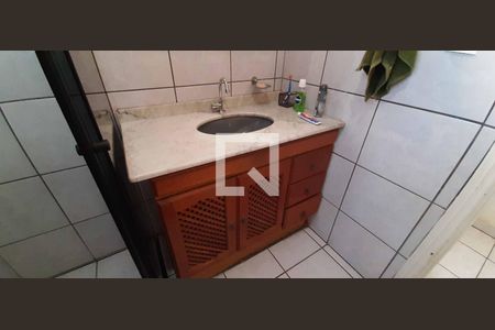 Casa à venda com 191m², 3 quartos e 2 vagas Casa à venda com 191m², 3 quartos e 2 vagasBanheiro 2