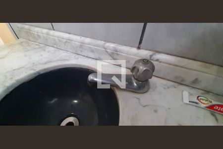 Casa à venda com 191m², 3 quartos e 2 vagas Casa à venda com 191m², 3 quartos e 2 vagasBanheiro