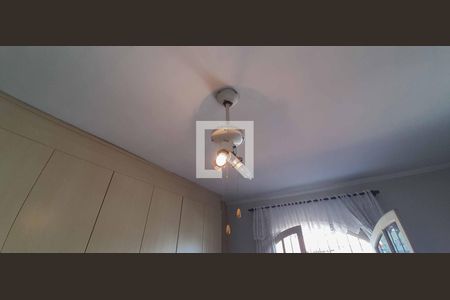 Casa à venda com 191m², 3 quartos e 2 vagas Casa à venda com 191m², 3 quartos e 2 vagasQuarto