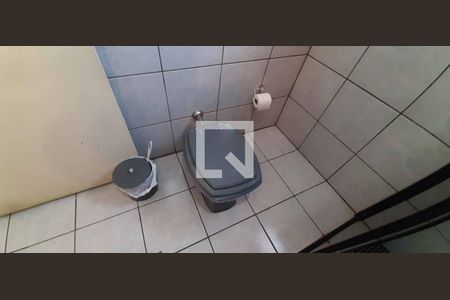 Casa à venda com 191m², 3 quartos e 2 vagas Casa à venda com 191m², 3 quartos e 2 vagasBanheiro 2