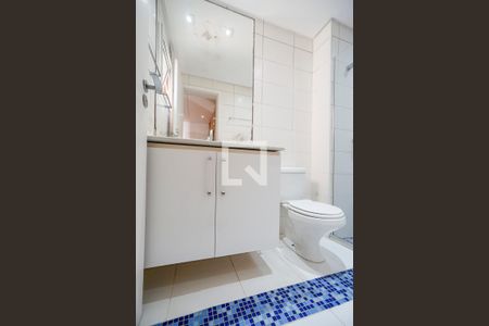 Apartamento à venda com 98m², 4 quartos e 2 vagasBanheiro da suíte