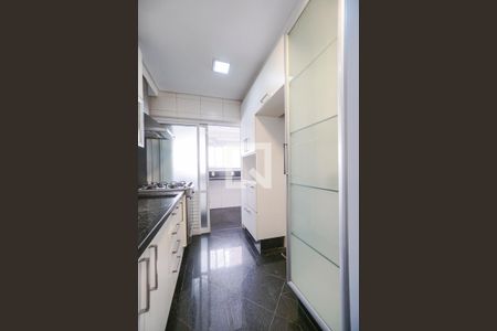 Apartamento à venda com 98m², 4 quartos e 2 vagasCozinha