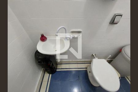 Casa à venda com 190m², 3 quartos e 2 vagasBanheiro na Área de Serviço