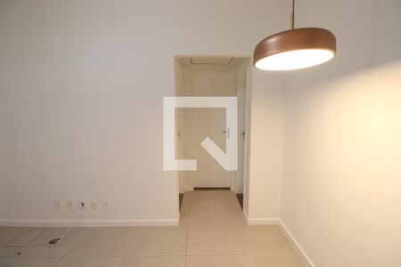 Corredor de apartamento à venda com 2 quartos, 50m² em Irajá, Rio de Janeiro