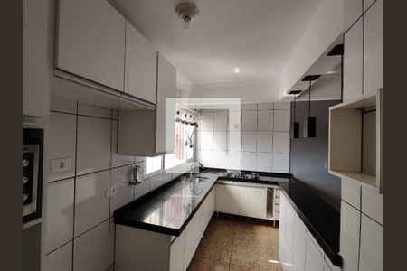 Casa para alugar com 130m², 3 quartos e 2 vagasCozinha