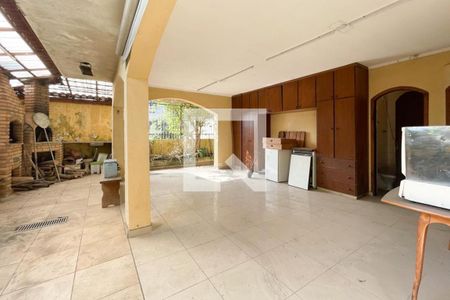 Casa à venda com 250m², 3 quartos e 3 vagasÁrea - Churrasqueira