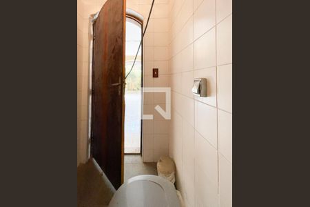 Casa à venda com 250m², 3 quartos e 3 vagasBanheiro de serviço