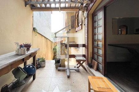 Casa à venda com 250m², 3 quartos e 3 vagasVaranda