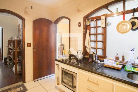 Casa à venda com 250m², 3 quartos e 3 vagasCozinha 