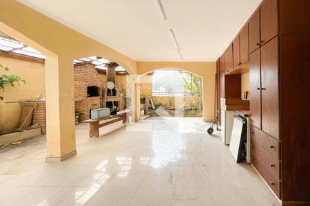 Casa à venda com 250m², 3 quartos e 3 vagasÁrea - Churrasqueira