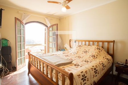 Casa à venda com 250m², 3 quartos e 3 vagasSuíte 2