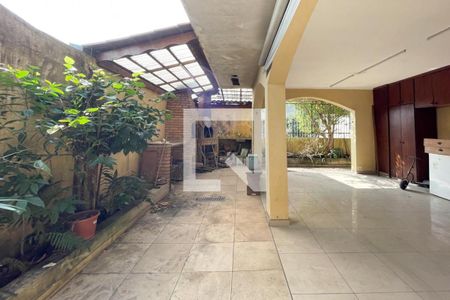 Casa à venda com 250m², 3 quartos e 3 vagasÁrea - Churrasqueira