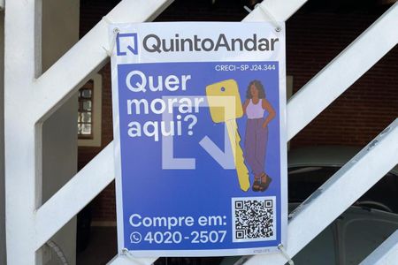 Casa à venda com 250m², 3 quartos e 3 vagasFachada 