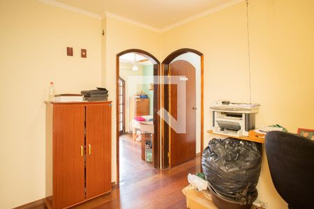 Casa à venda com 250m², 3 quartos e 3 vagasEscritório