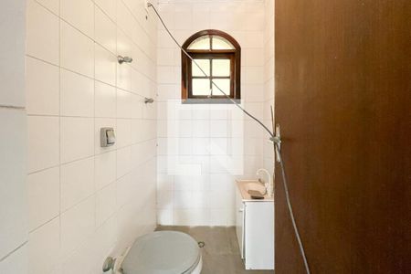 Casa à venda com 250m², 3 quartos e 3 vagasBanheiro de serviço