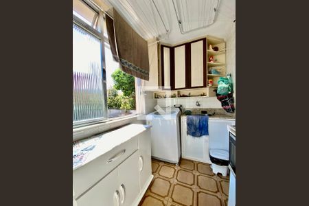 Apartamento à venda com 82m², 3 quartos e 1 vagaÁrea de Serviço