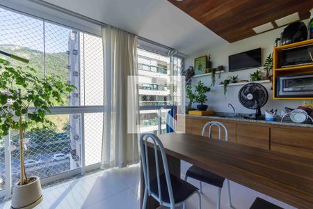 Apartamento para alugar com 70m², 2 quartos e 1 vagaVaranda