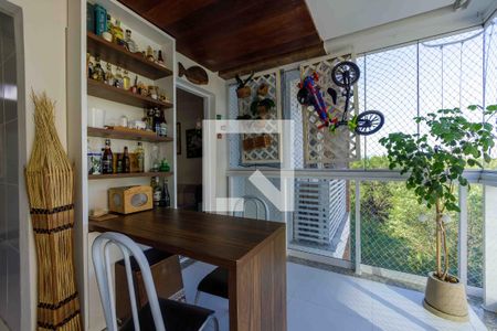 Apartamento para alugar com 70m², 2 quartos e 1 vagaVaranda