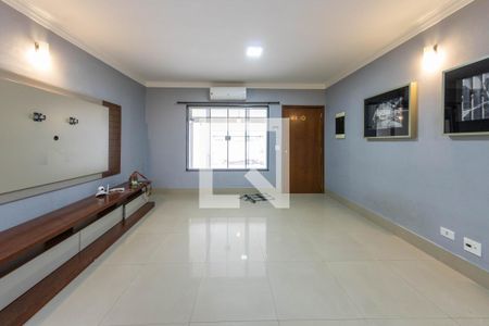 Casa para alugar com 3 quartos, 150m² em Quinta da Paineira, São Paulo