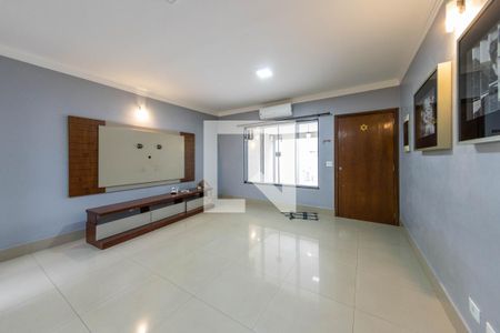Sala de casa para alugar com 3 quartos, 200m² em Quinta da Paineira, São Paulo