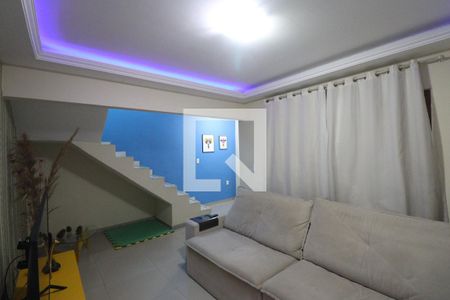 Sala de casa para alugar com 3 quartos, 125m² em São Miguel, São Gonçalo