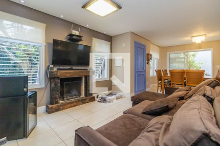 Sala de casa à venda com 3 quartos, 200m² em Teresópolis, Porto Alegre