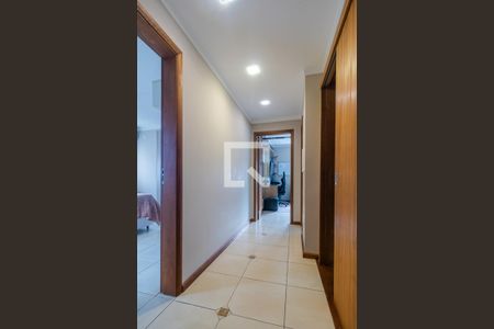 Corredor de casa à venda com 3 quartos, 170m² em Teresópolis, Porto Alegre