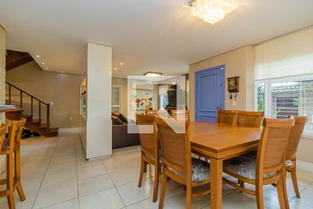 Sala de casa à venda com 3 quartos, 200m² em Teresópolis, Porto Alegre