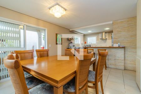 Sala de casa à venda com 3 quartos, 200m² em Teresópolis, Porto Alegre