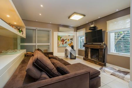 Sala de casa à venda com 3 quartos, 200m² em Teresópolis, Porto Alegre