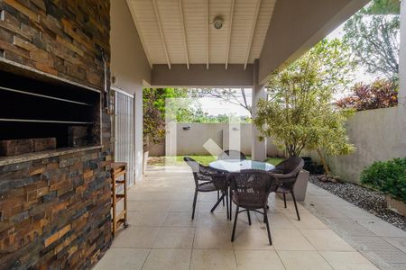 Casa à venda com 200m², 3 quartos e 2 vagasQuintal