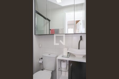 Apartamento à venda com 43m², 2 quartos e sem vaga Apartamento à venda com 43m², 2 quartos e sem vagaBanheiro