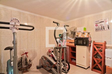 Casa à venda com 145m², 2 quartos e 2 vagas Casa à venda com 145m², 2 quartos e 2 vagasEdícula - quarto