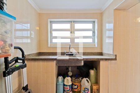 Casa à venda com 145m², 2 quartos e 2 vagas Casa à venda com 145m², 2 quartos e 2 vagasEdícula - cozinha