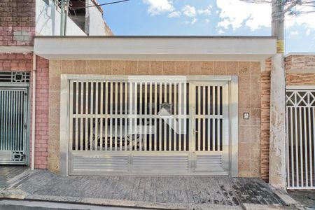 Casa à venda com 145m², 2 quartos e 2 vagas Casa à venda com 145m², 2 quartos e 2 vagasFachada