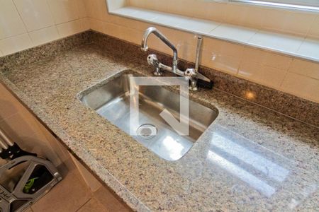 Casa à venda com 145m², 2 quartos e 2 vagas Casa à venda com 145m², 2 quartos e 2 vagasEdícula - cozinha