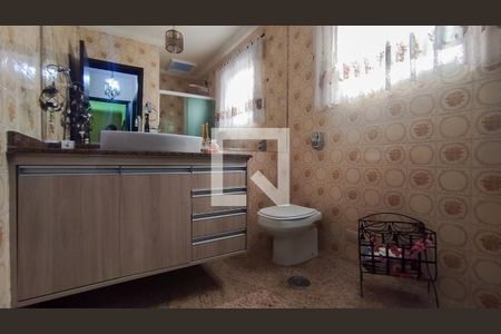 Casa à venda com 140m², 3 quartos e 1 vagaBanheiro