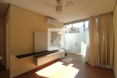Sala de casa para alugar com 2 quartos, 55m² em Pechincha, Rio de Janeiro