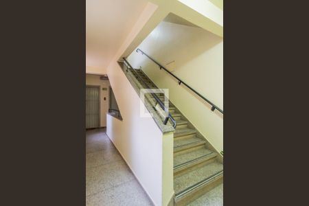 Apartamento à venda com 50m², 2 quartos e sem vagaEscada