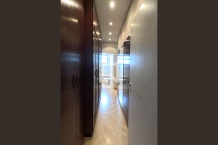 Corredor e Closet de apartamento para alugar com 2 quartos, 98m² em Gonzaga, Santos