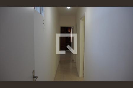Corredor de casa para alugar com 3 quartos, 296m² em Jardim das Orquídeas, Jundiaí